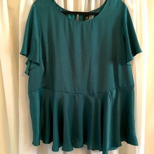 TORRID emerald green peplum top